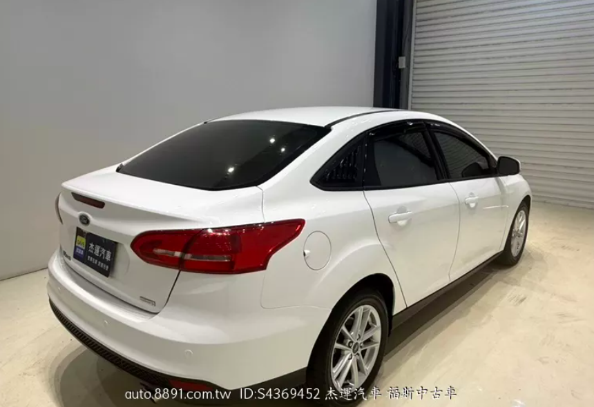 Ford Focus 4D 2018款 EcoBoost180 時尚經典型 白色